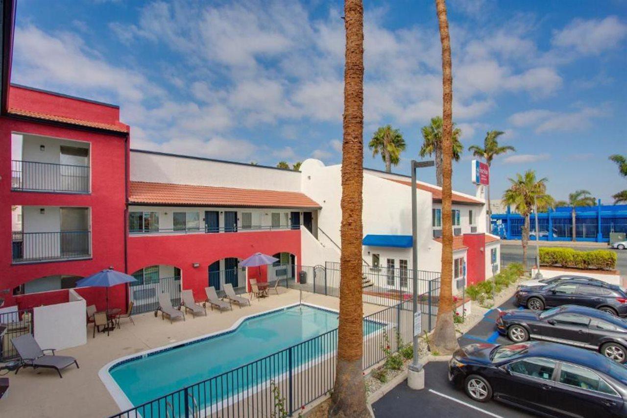 Quality San Diego South - 3*