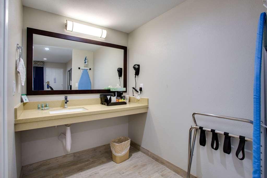 Quality San Diego South - Inn 3*