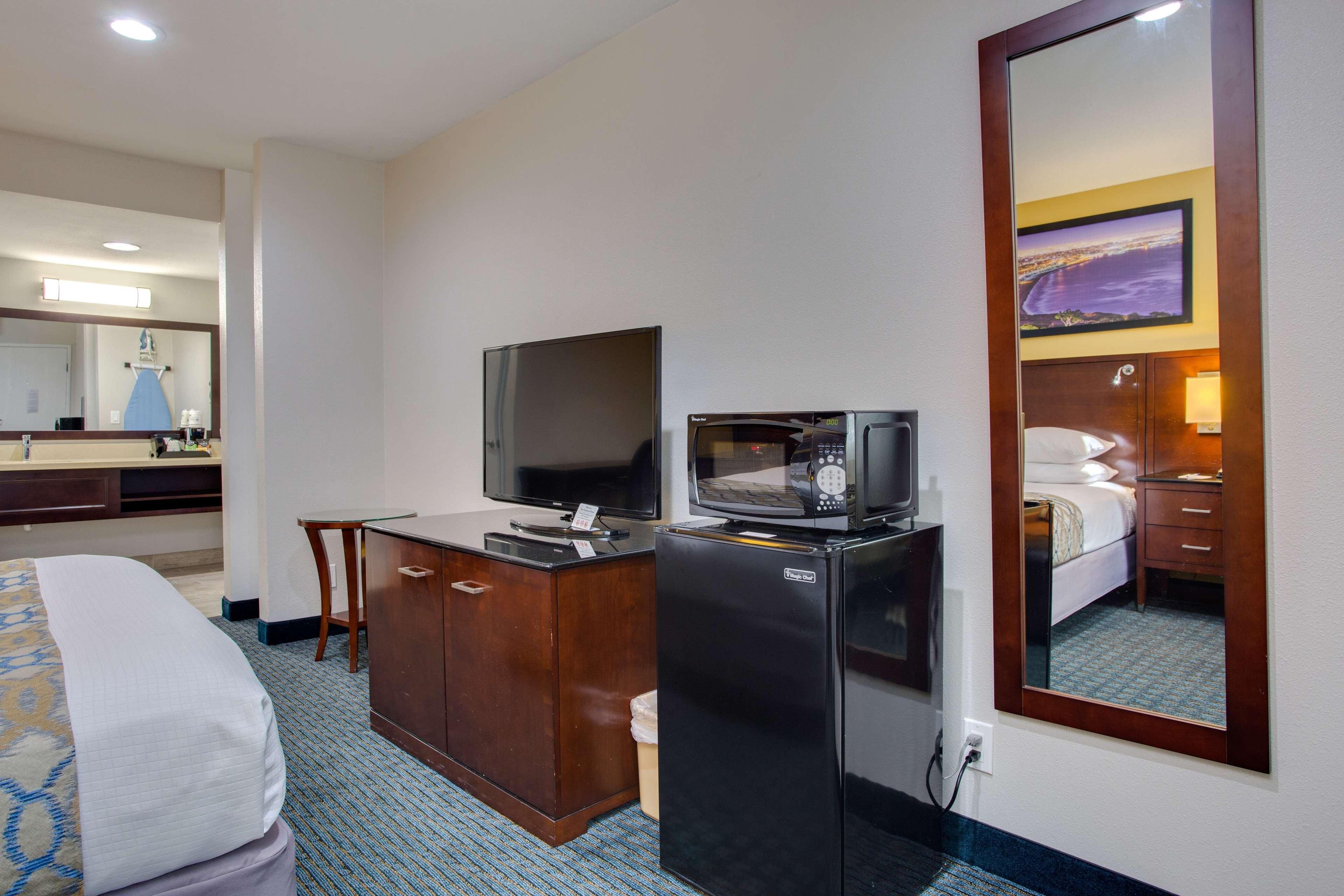 Quality San Diego South - Inn 3*