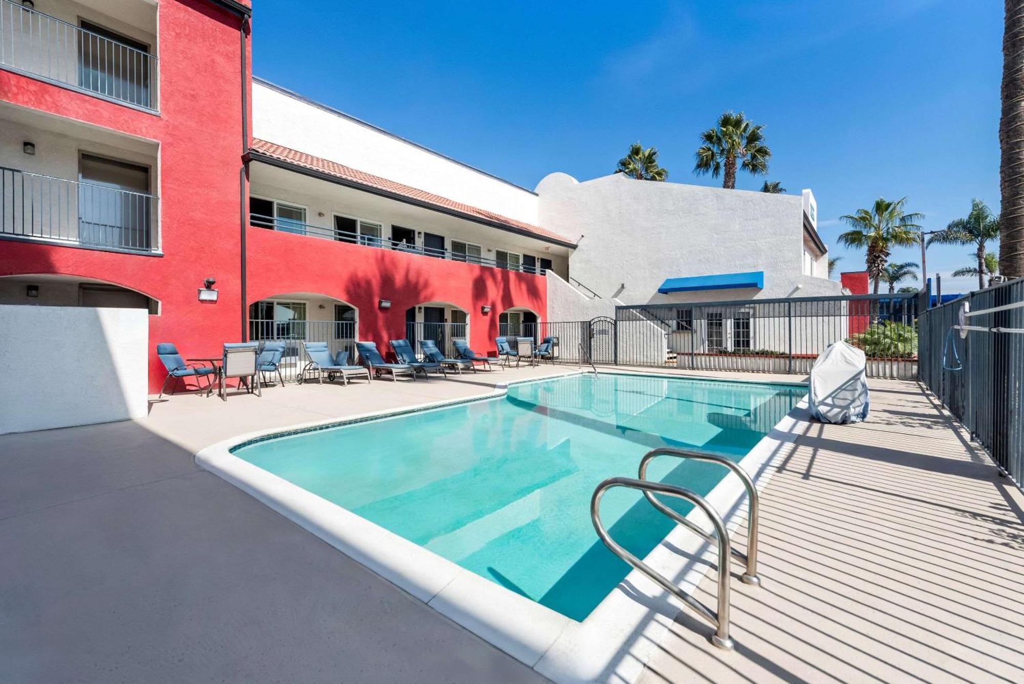 Quality San Diego South - Inn
